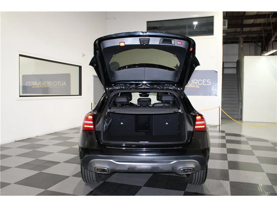 Used 2019 Black Mercedes-Benz GLA 250 image 19