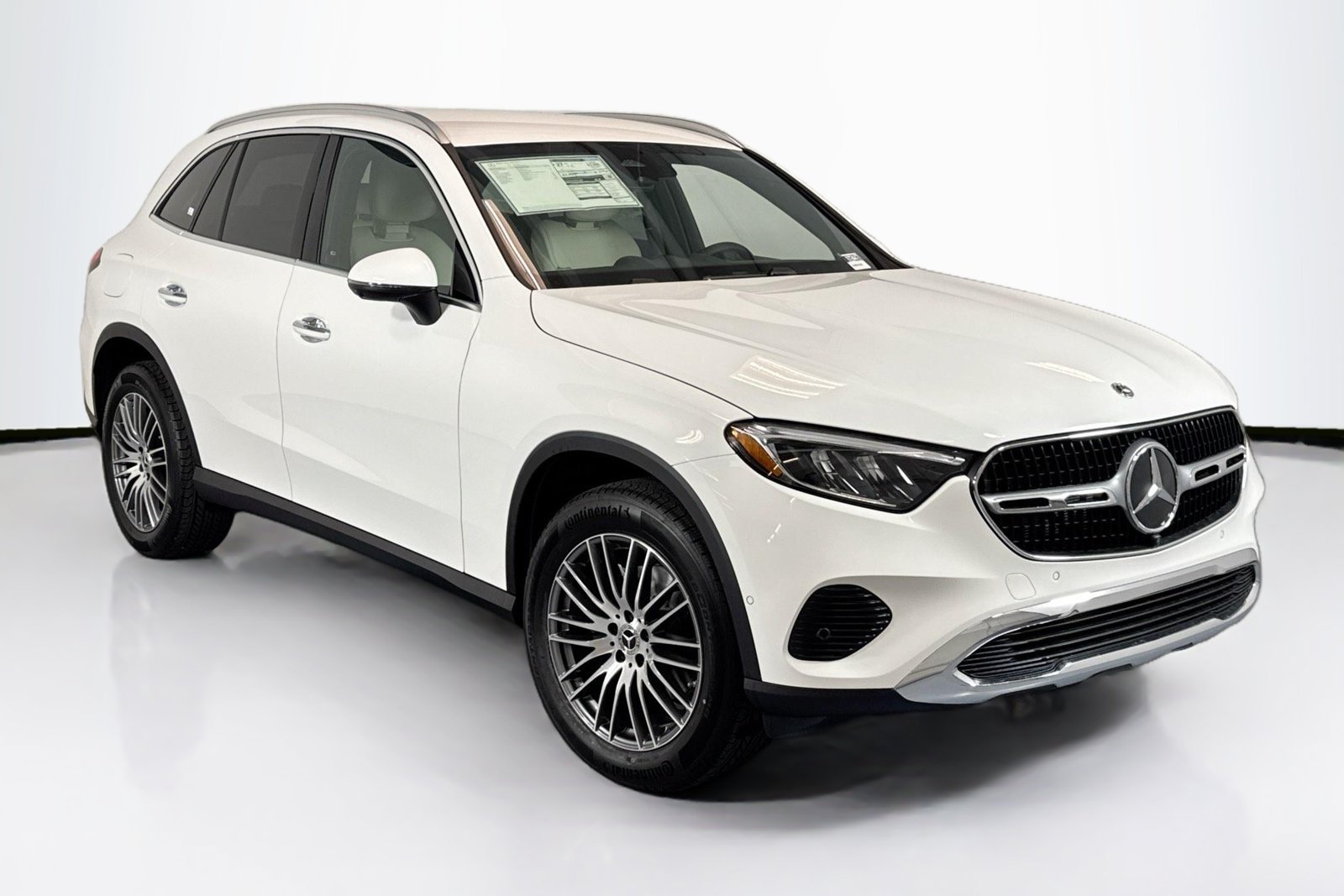New 2026 Polar White Mercedes-Benz GLC 300 image 3