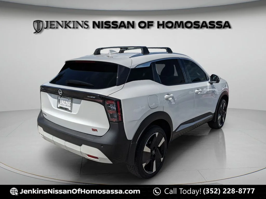 Used 2025 White Nissan SR image 3