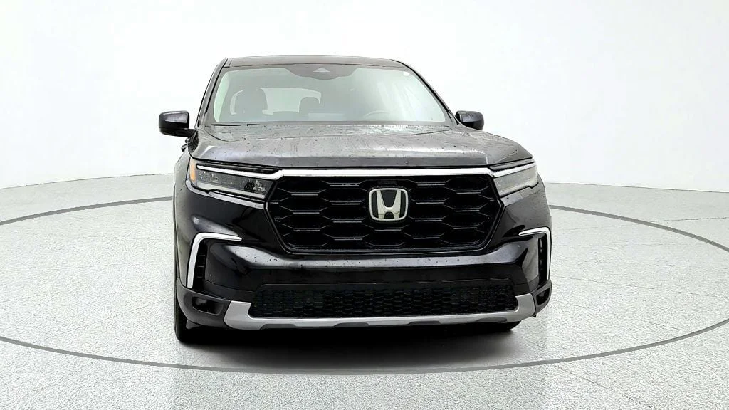 Used 2023 Crystal Black Pearl Honda EX-L 8 Seater 2WD image 2