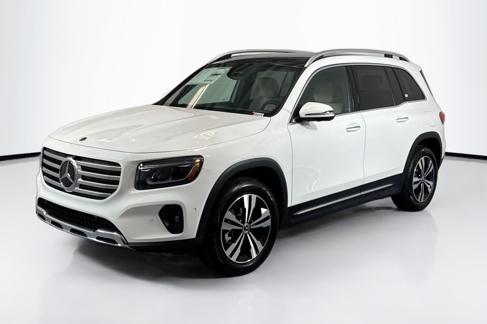 2026 Mercedes-Benz GLB GLB 250 4MATIC's photo