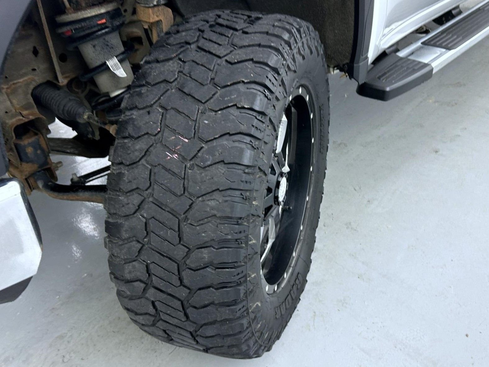 Used 2021 Silver GMC SLT image 24