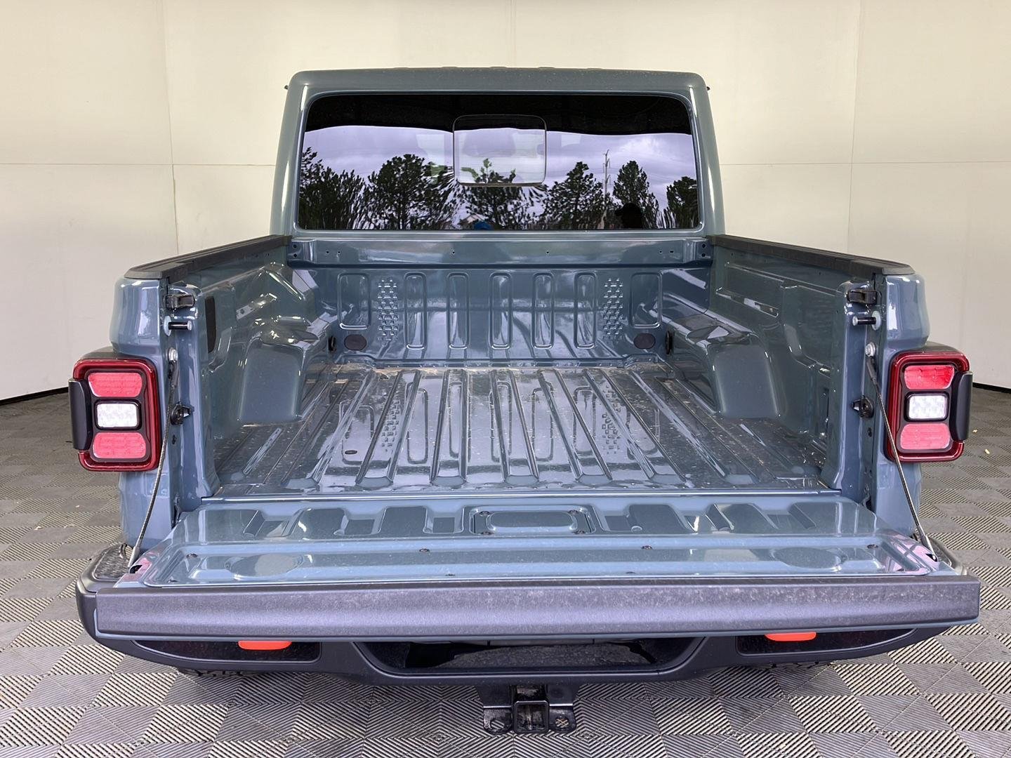 New 2026 Anvil Clear-Coat Exterior Paint Jeep Mojave image 7