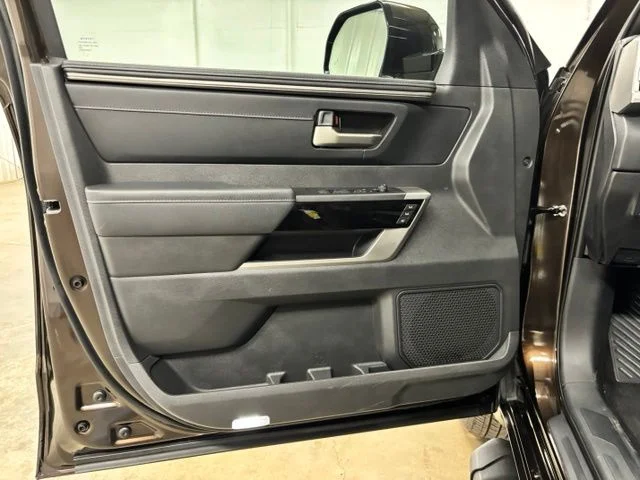 Used 2024  Toyota Limited image 18