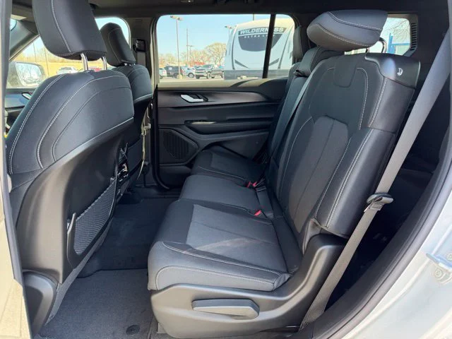 New 2026 Silver Zynith Exterior Paint Jeep Laredo image 15