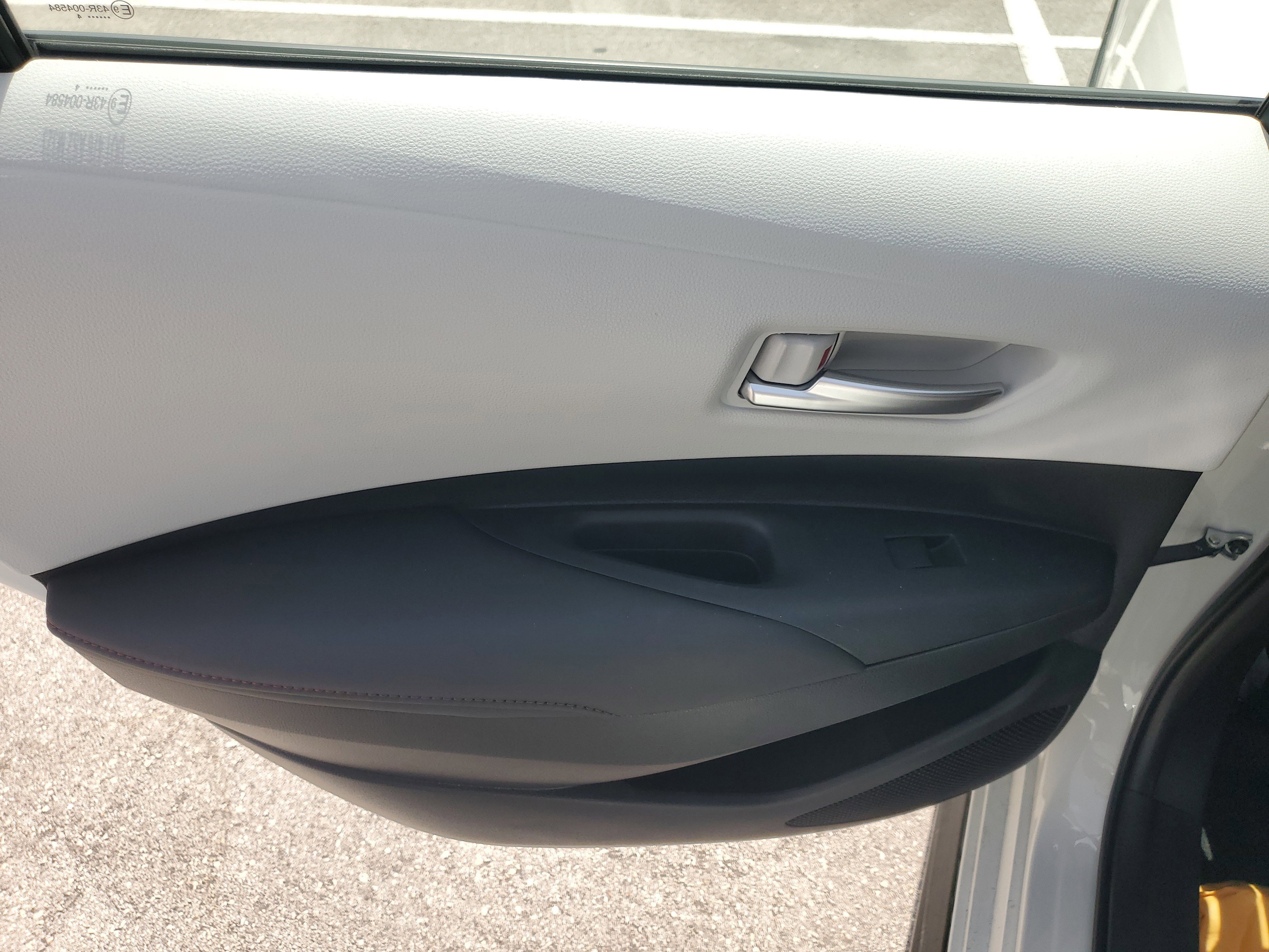 Used 2024 Ice Toyota SE image 14