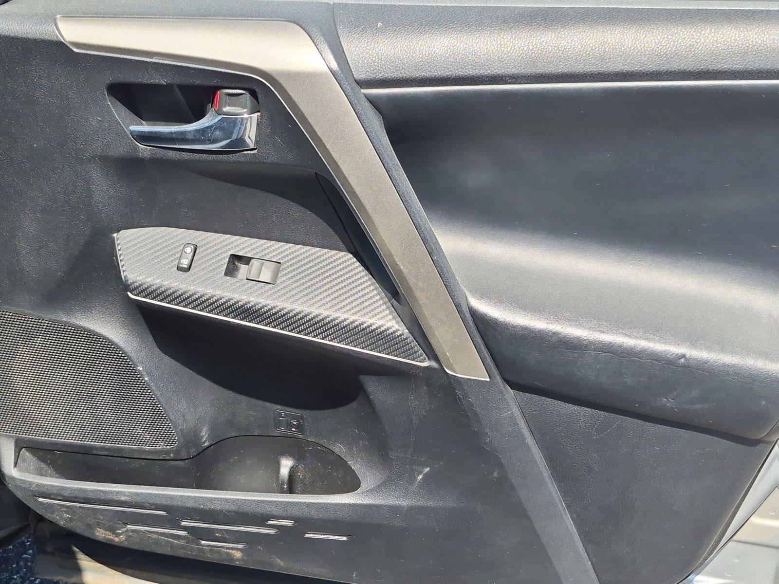 Used 2015 Classic Silver Metallic Toyota Limited image 37
