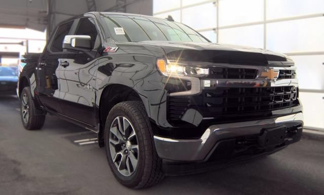 Used 2022 Black Chevrolet LT image 4