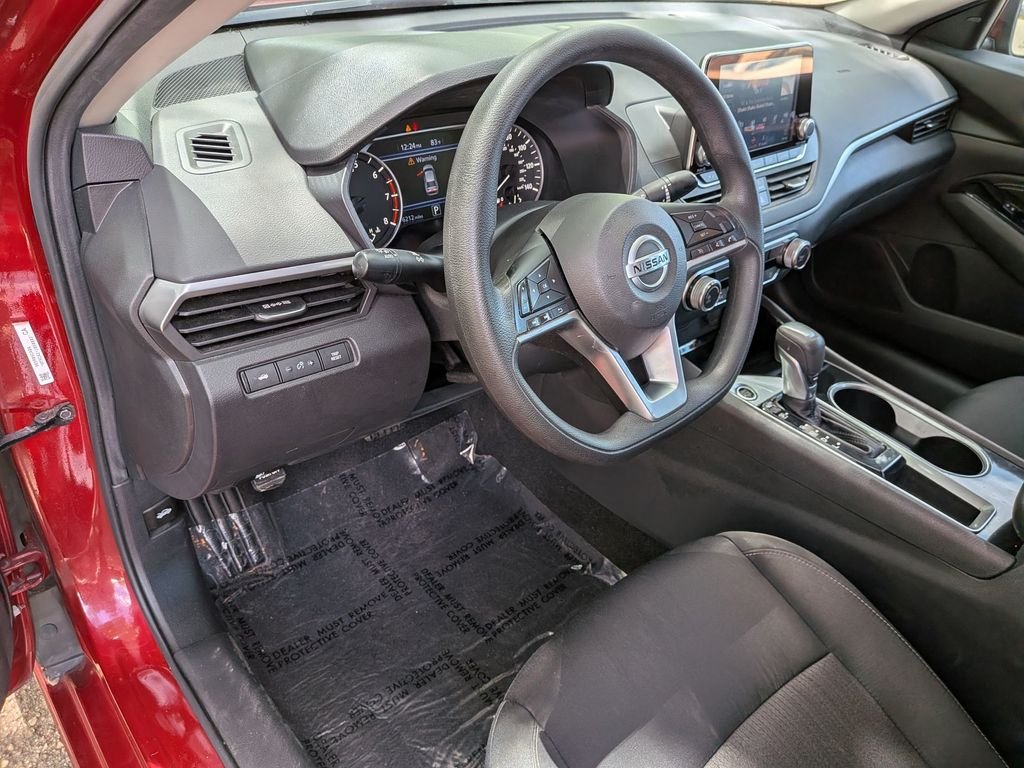 Used 2021 Red Nissan 2.5 SV image 32