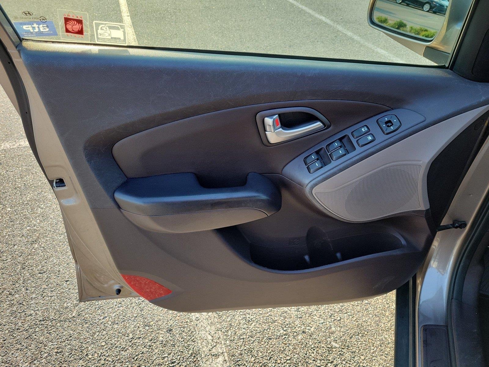 Used 2013 Chai Bronze Hyundai GLS image 16