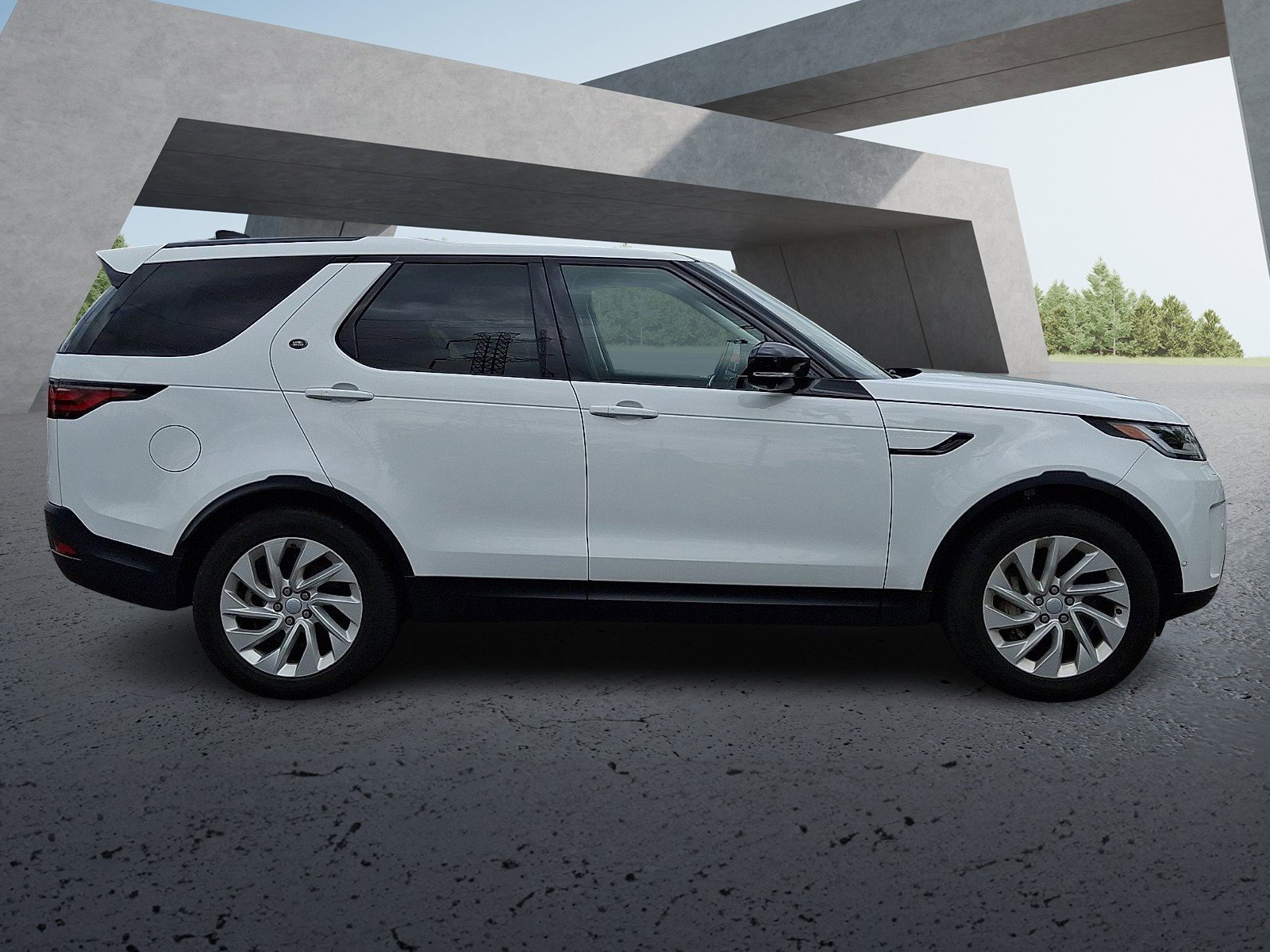 Used 2024 White Land Rover S image 6