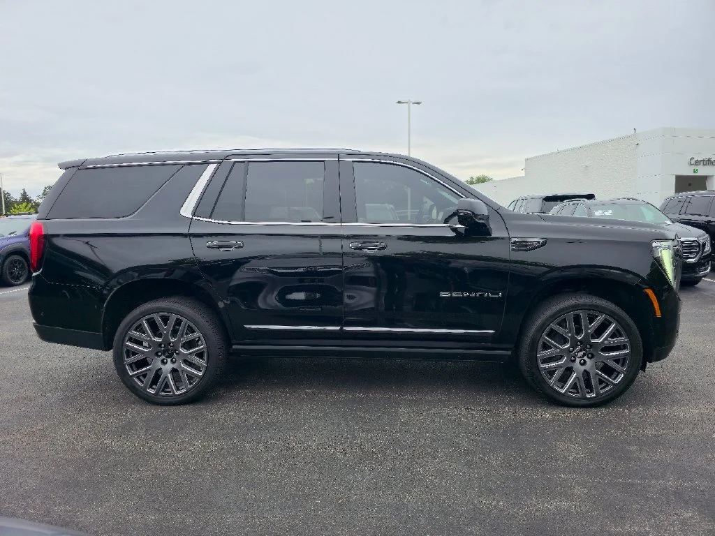 2025 GMC Yukon Denali Ultimate - Photo 7
