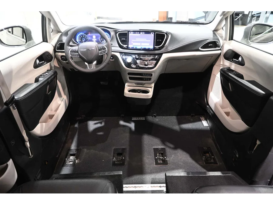 2022 Chrysler Pacifica Touring L - Photo 21