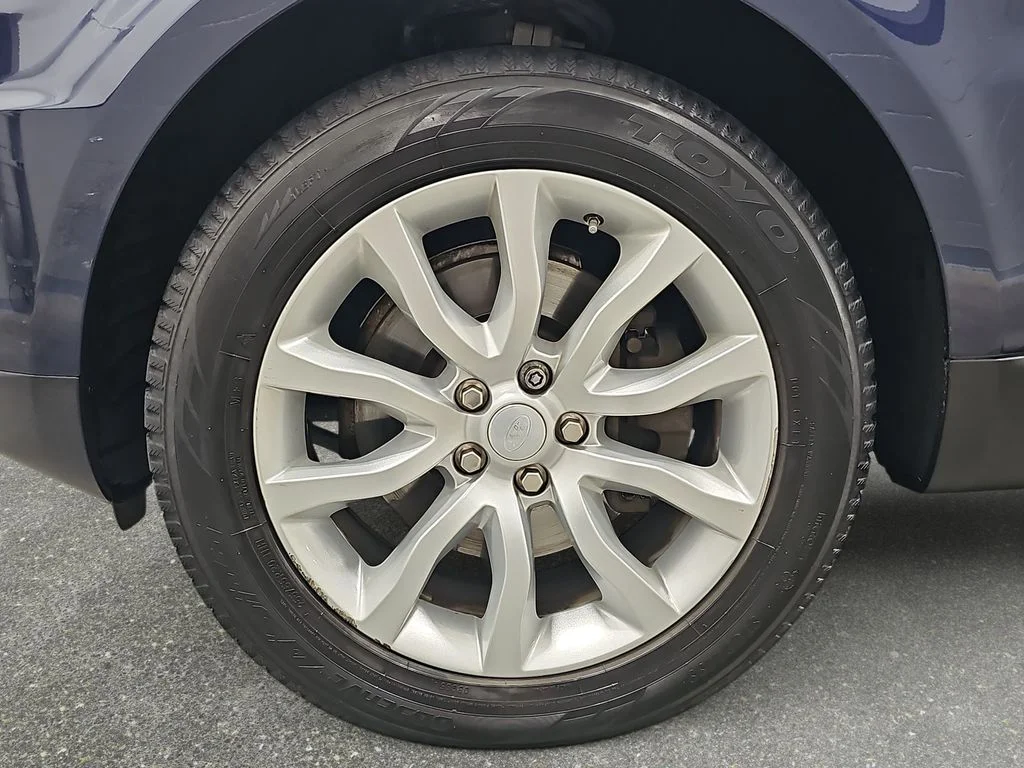 Used 2016 Blue Land Rover HSE Td6 image 34