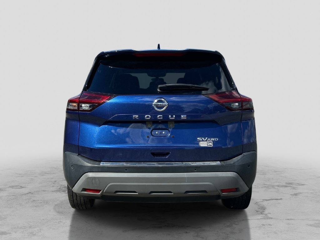 Used 2021 Blue Nissan SV image 4
