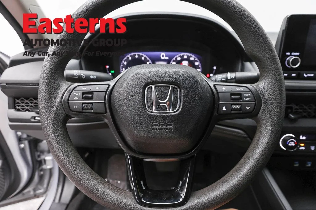 Used 2025 Silver Honda LX image 10