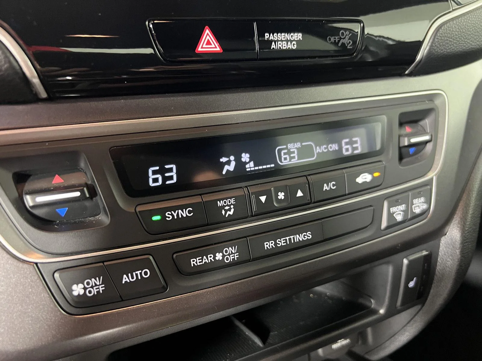 Used 2024 Platinum White Pearl Honda EX-L image 12