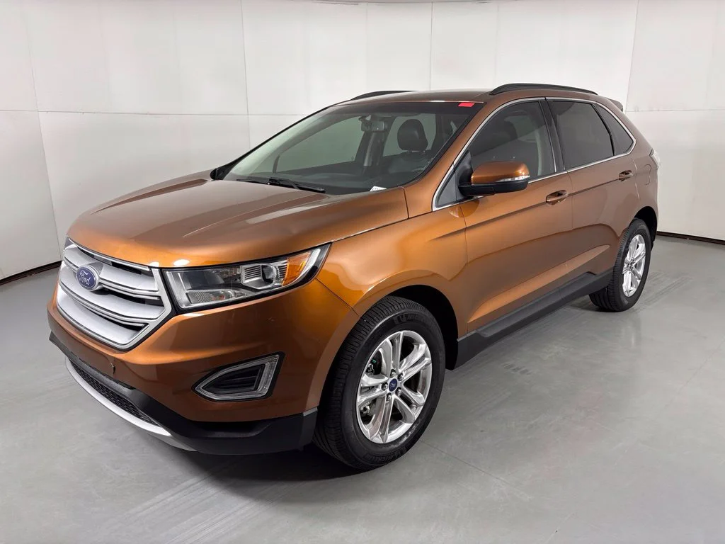 Used 2017 Red Ford SEL image 4