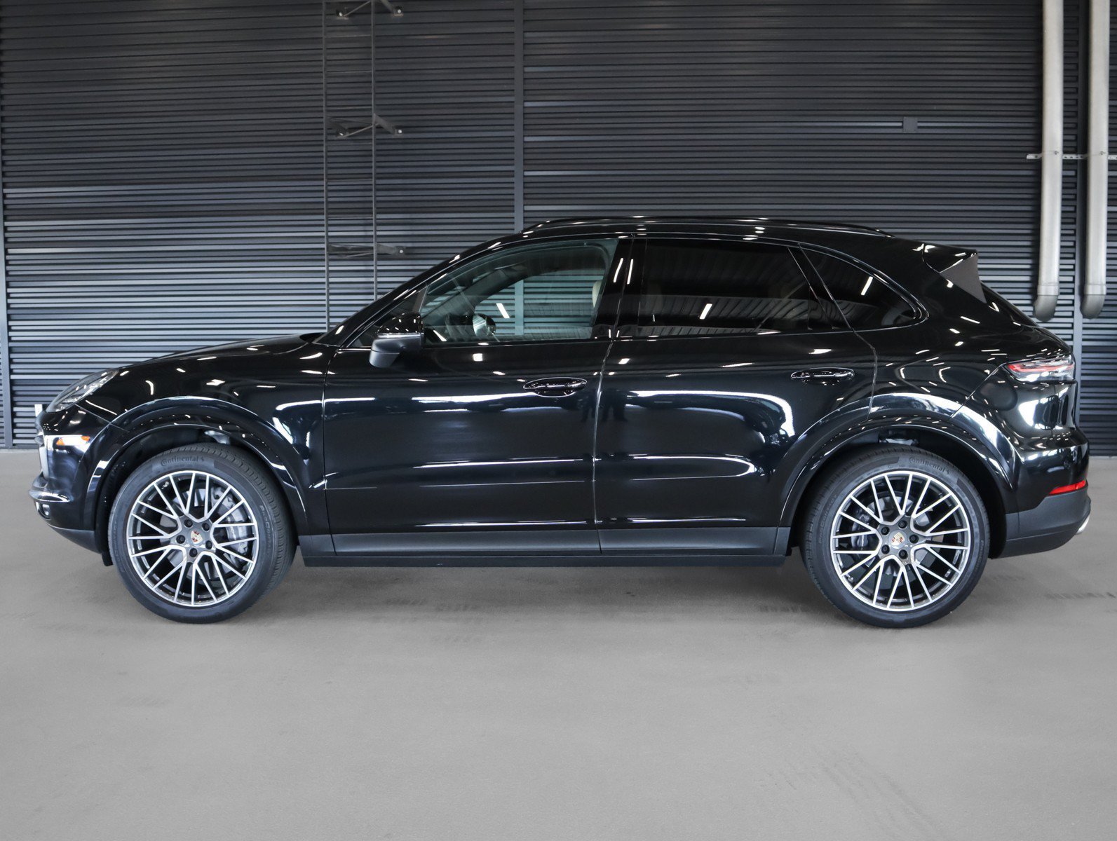 Certified Used 2023 Chromite Black Metallic Porsche  image 2