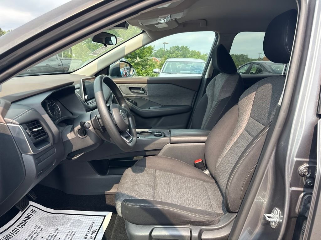 Used 2021 Gray Nissan S image 18