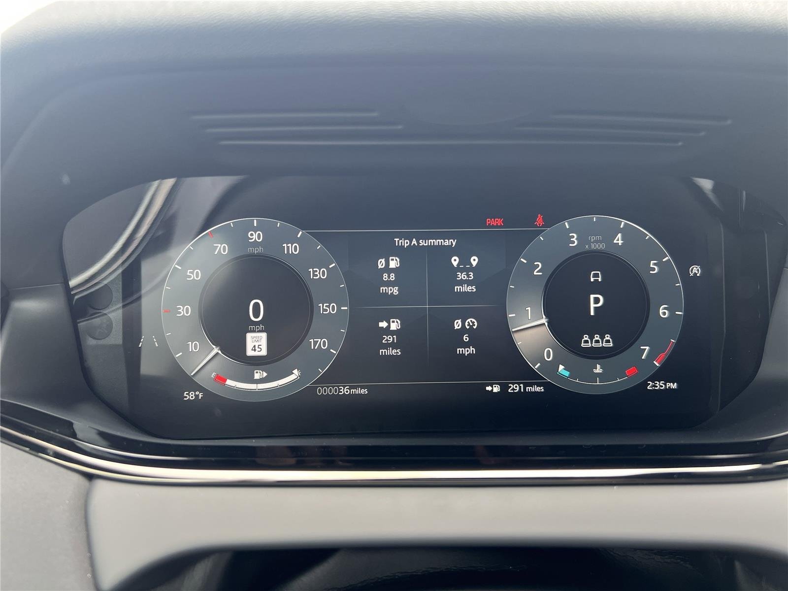 New 2026 Eiger Grey Land Rover Dynamic SE image 12