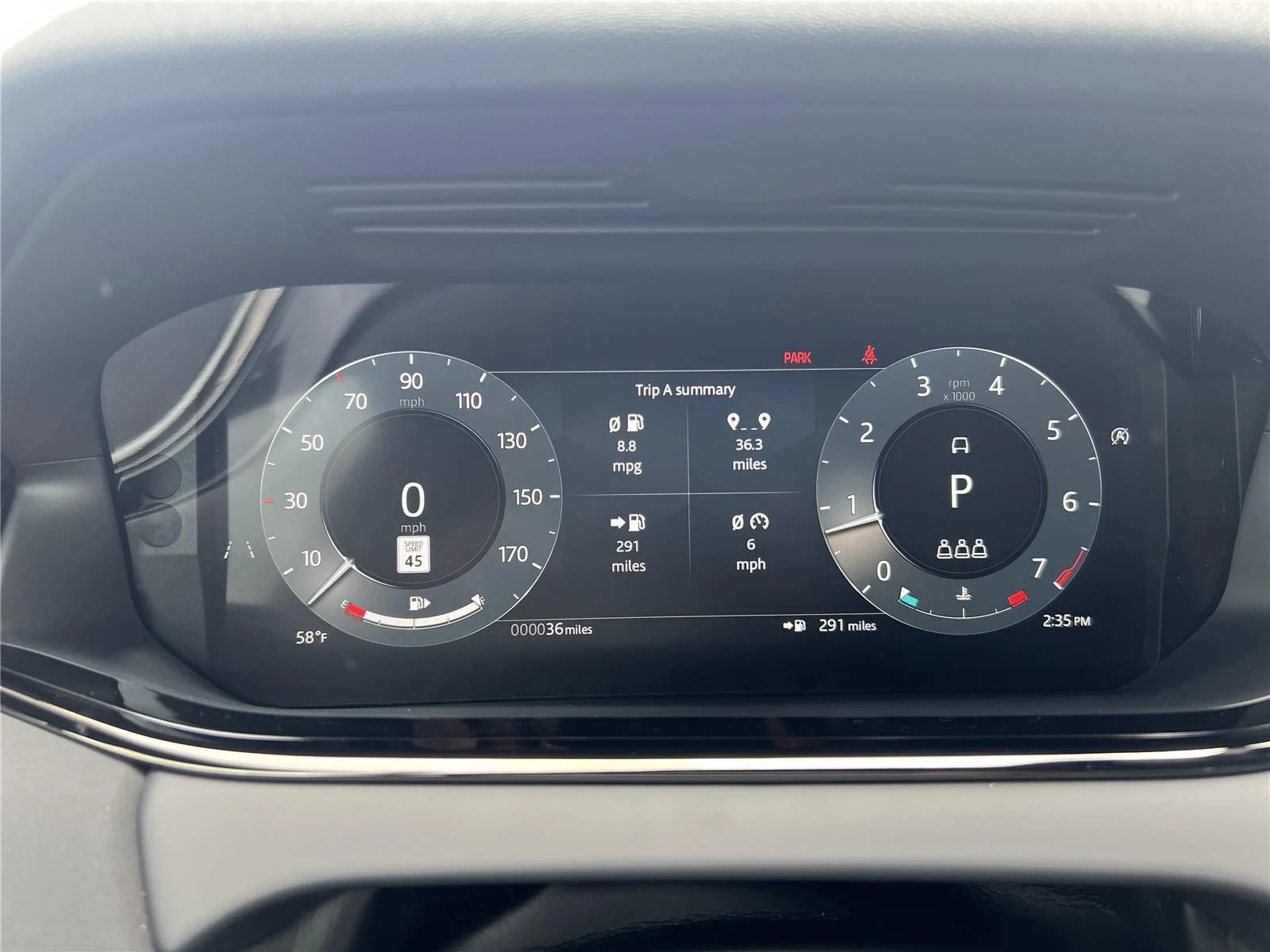 New 2026 Eiger Grey Land Rover Dynamic SE image 12