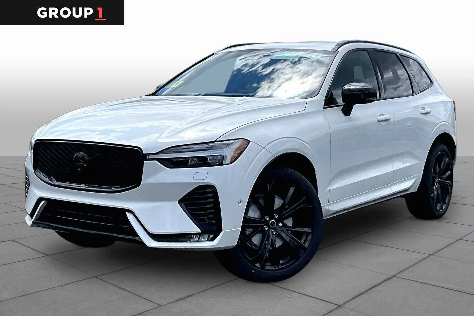 2026 Volvo XC60 B5 Ultra Black Edition Theme AWD's photo