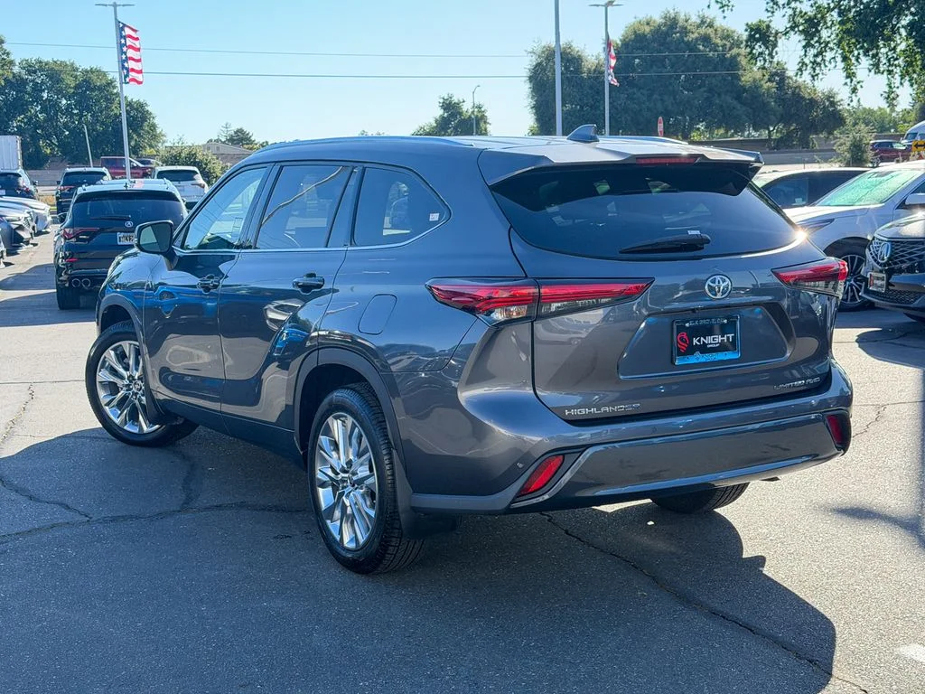 2022 Toyota Highlander Limited - Photo 9