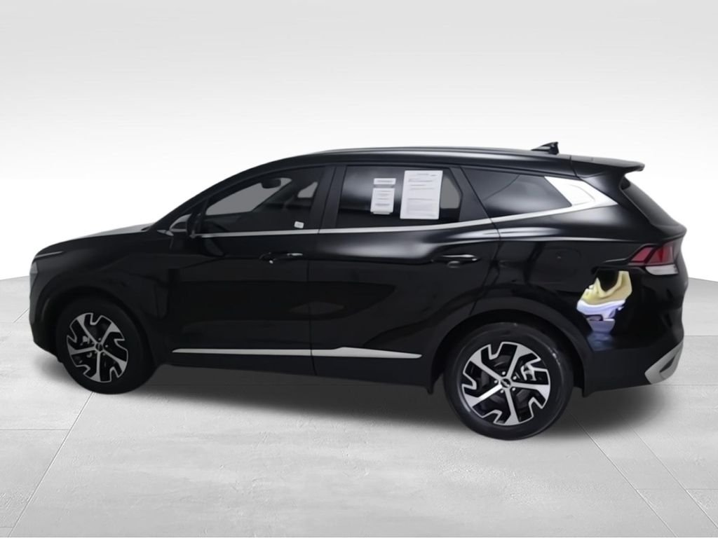 Used 2025 Black Kia EX image 6