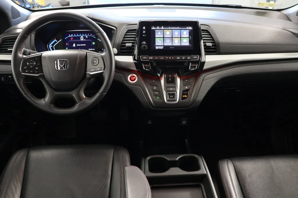 Used 2023 Platinum White Pearl Honda Sport image 2