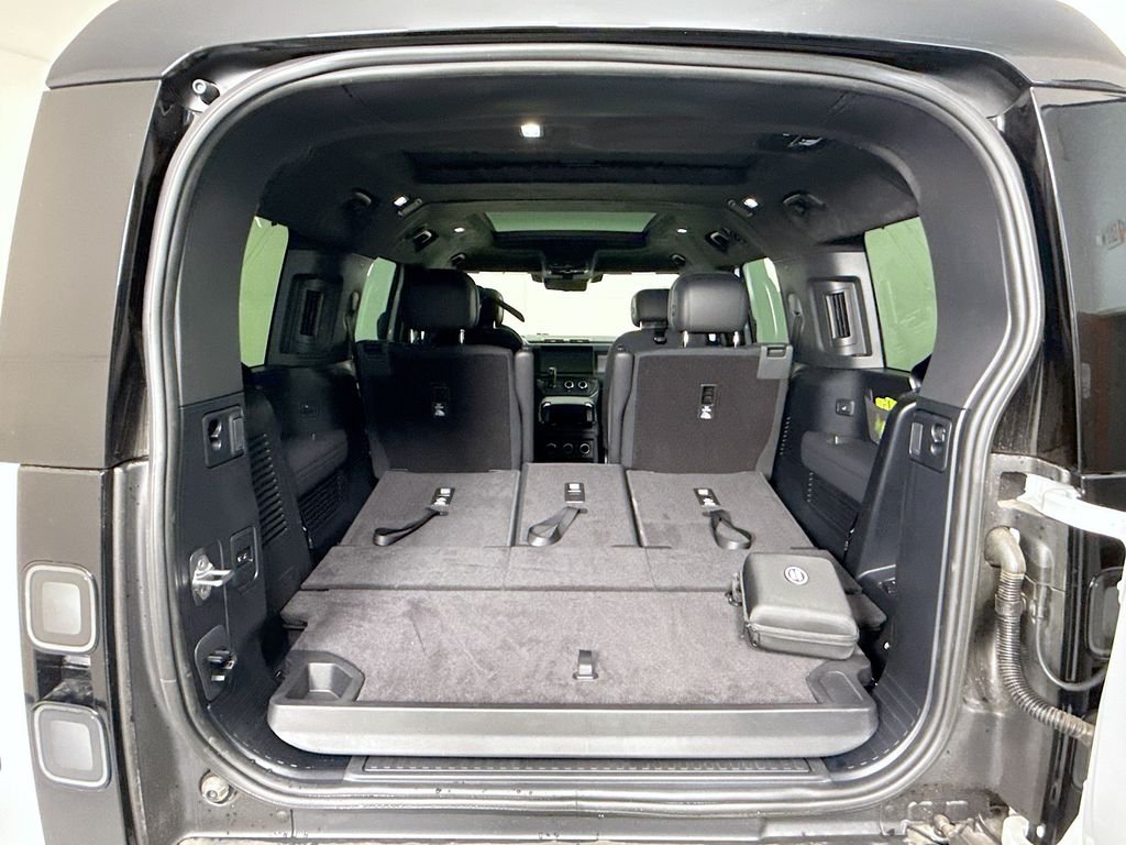 New 2026 Fuji White Land Rover V8 image 30
