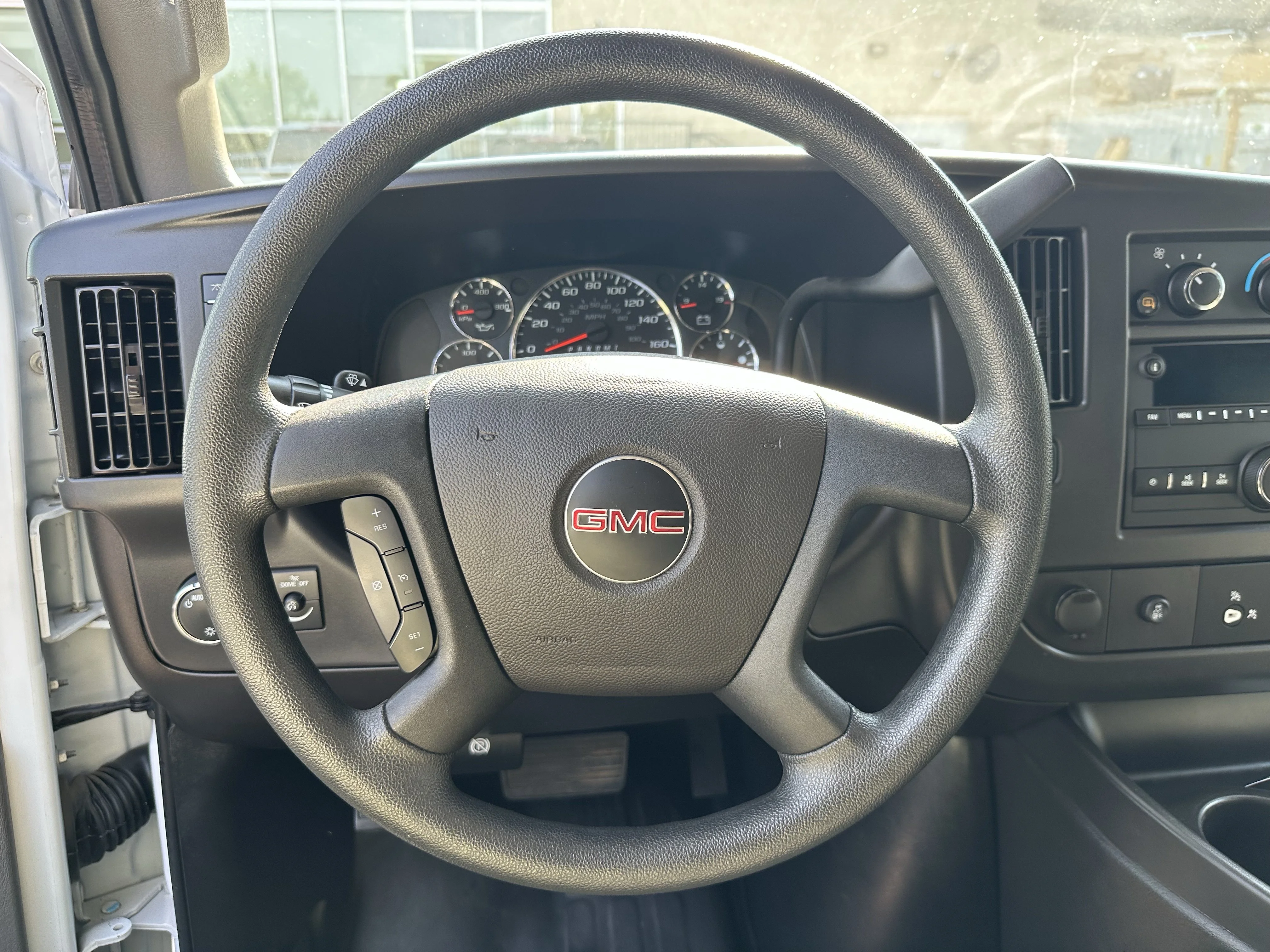 Certified Used 2025  GMC Work Van image 12