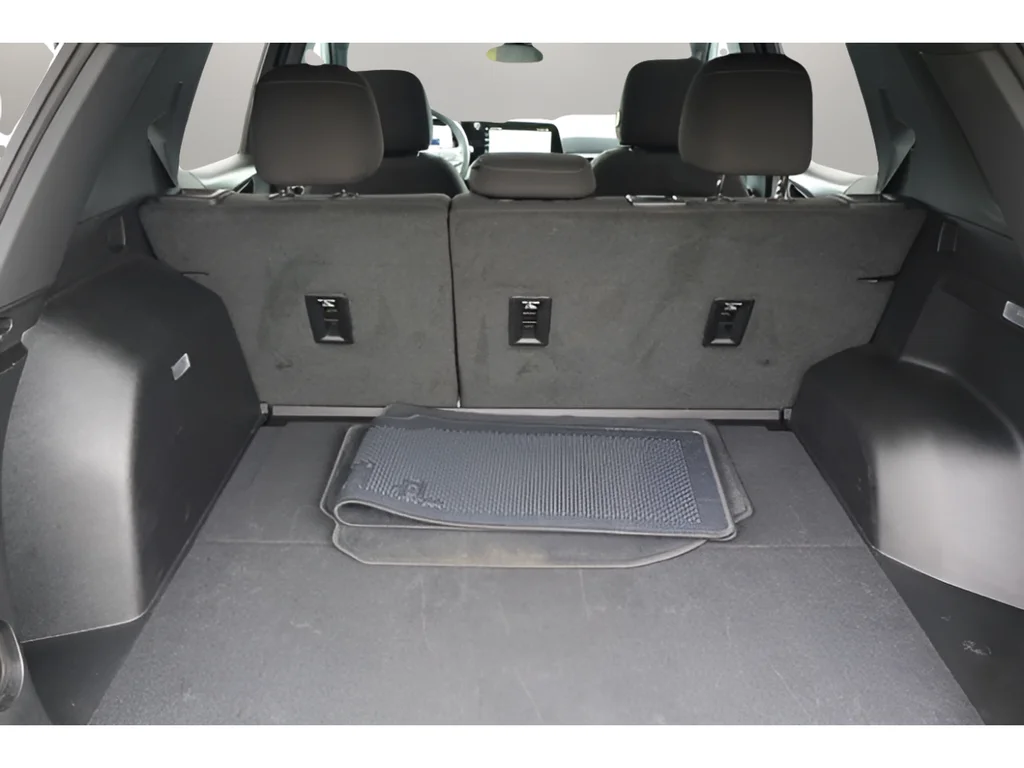 Used 2026 White Chevrolet LT image 16