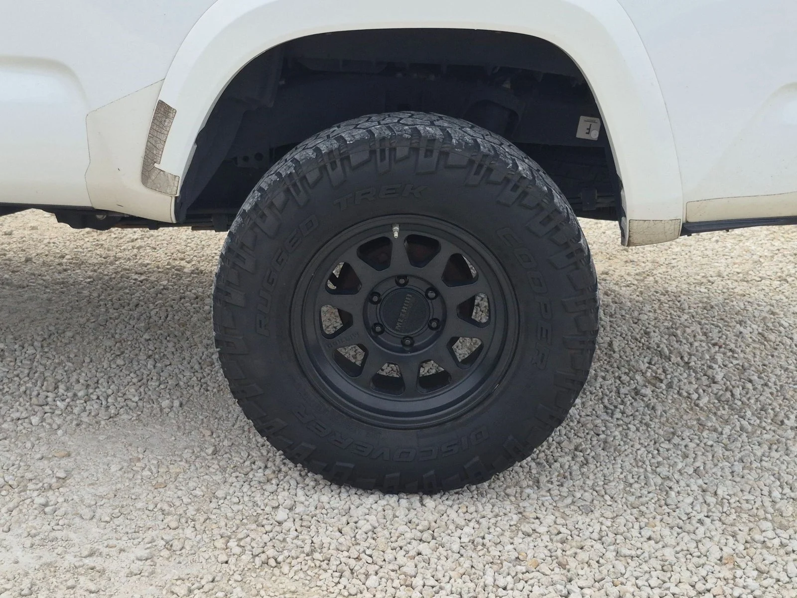 Used 2018 Super White Toyota TRD Sport image 17