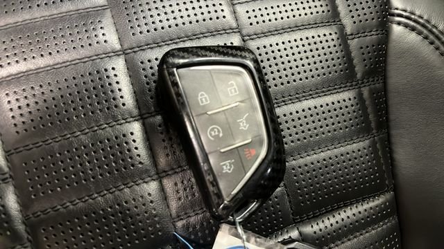 Used 2021 Crystal White Tricoat Cadillac Sport Platinum image 45
