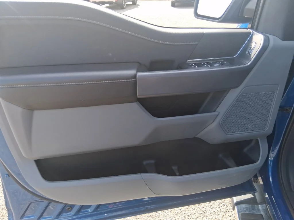 Used 2025 Blue Ford XLT image 7