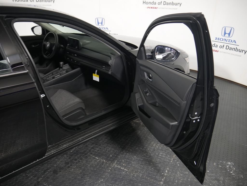 New 2026 Crystal Black Pearl Honda SE image 7
