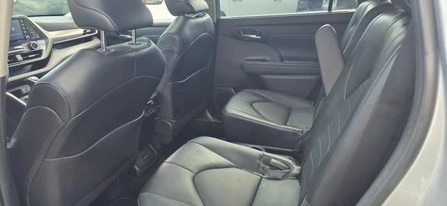 Used 2022 Silver Toyota XLE image 30