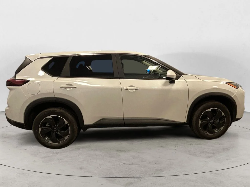 Used 2025 White Pearl Nissan SV image 7