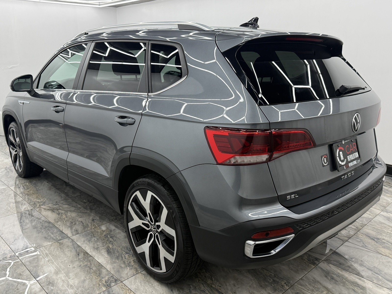 2022 Volkswagen Taos SEL photo 2