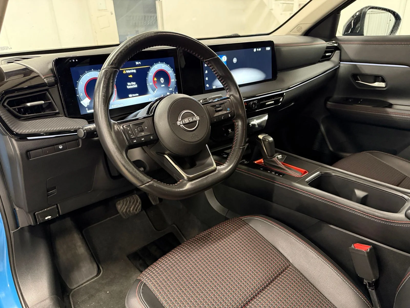 Used 2025 White Nissan SR image 15