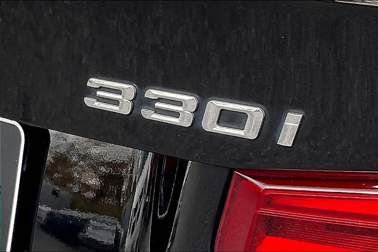 Used 2018 Jet Black BMW 330i xDrive image 31