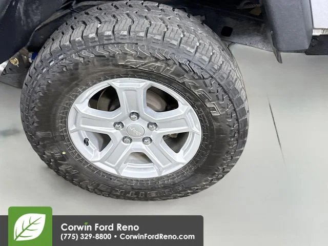 Used 2014 Billet Clearcoat Metallic Jeep Unlimited Sport image 27