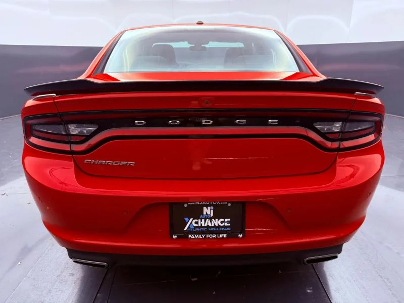 Used 2022  Dodge SXT Sedan 4D image 5