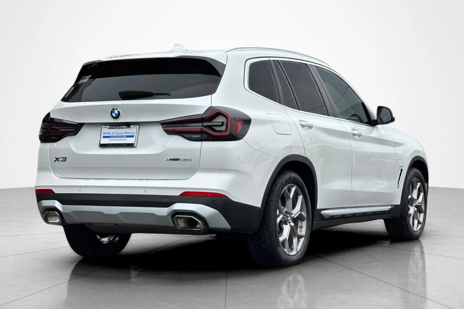 Used 2022 Mineral White Metallic BMW xDrive30i image 5