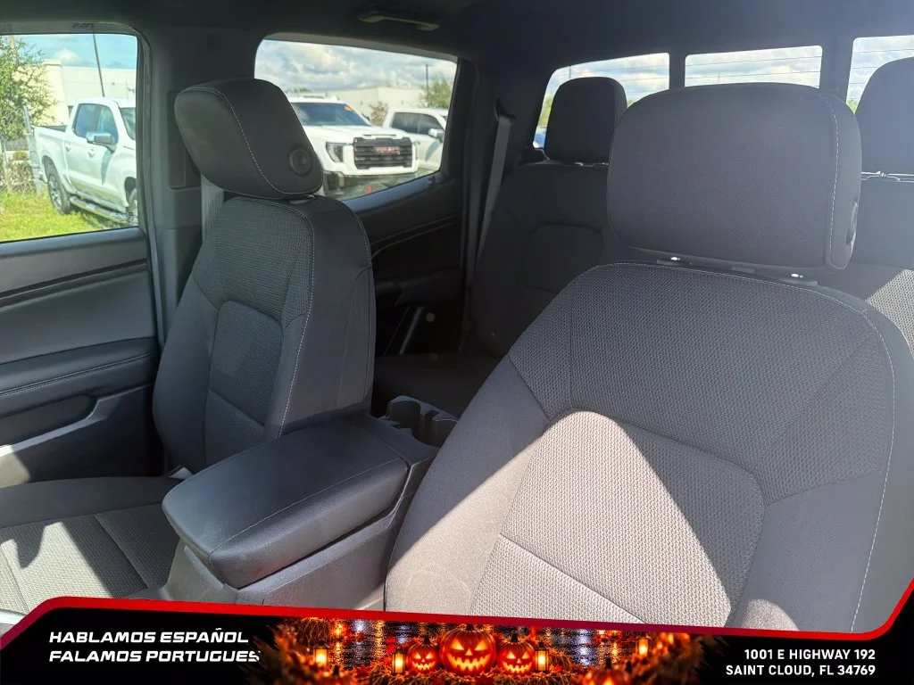 Used 2024 Summit White Chevrolet LT image 25