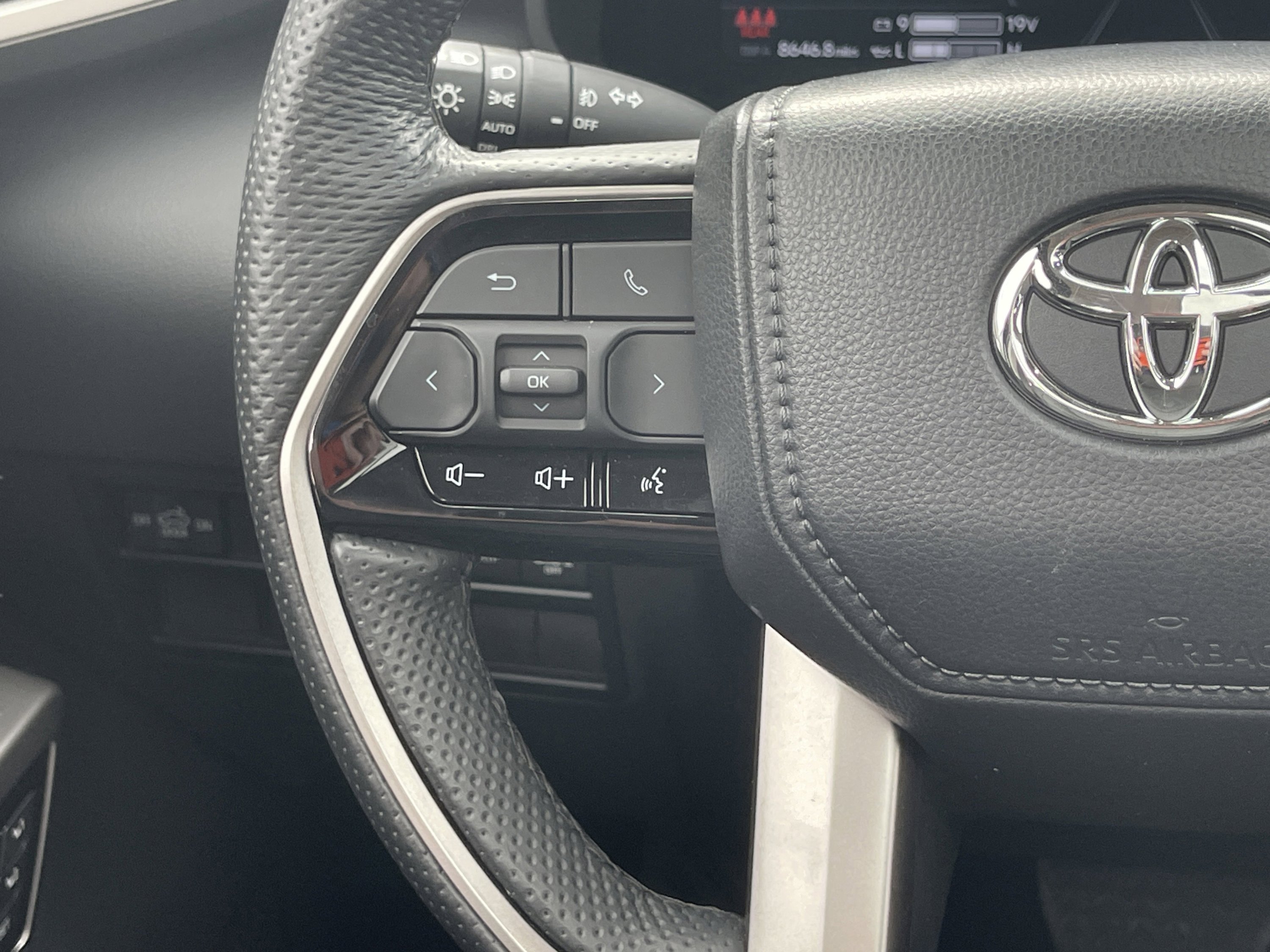 2024 Toyota Tundra Limited - Photo 16