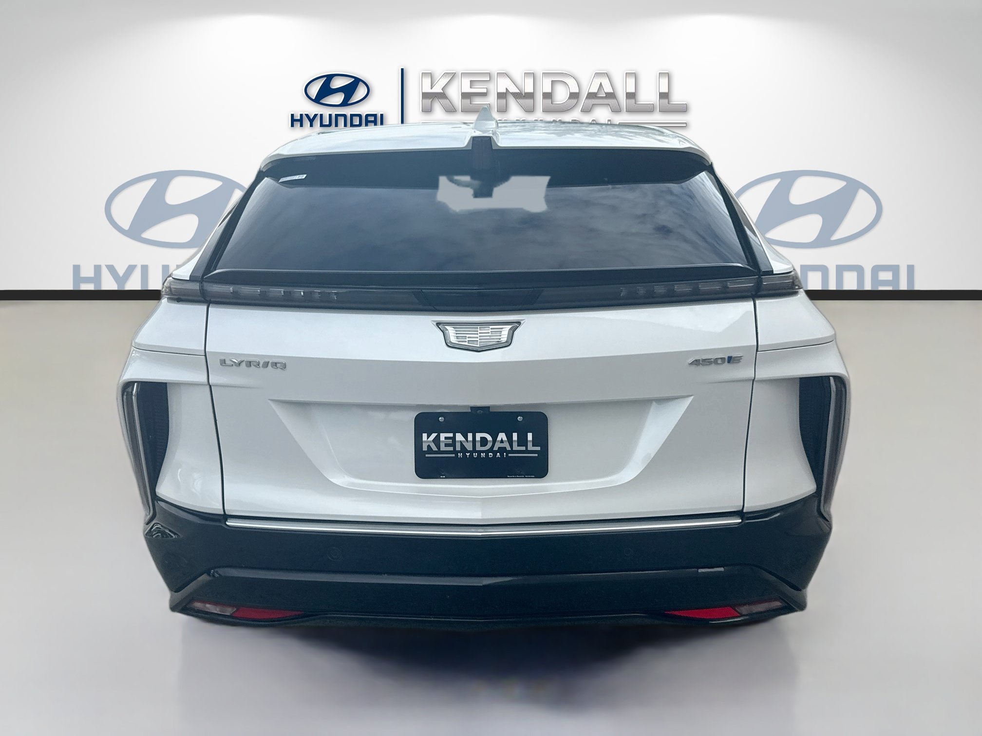 Used 2024 Emerald Lake Metallic Cadillac Sport image 5
