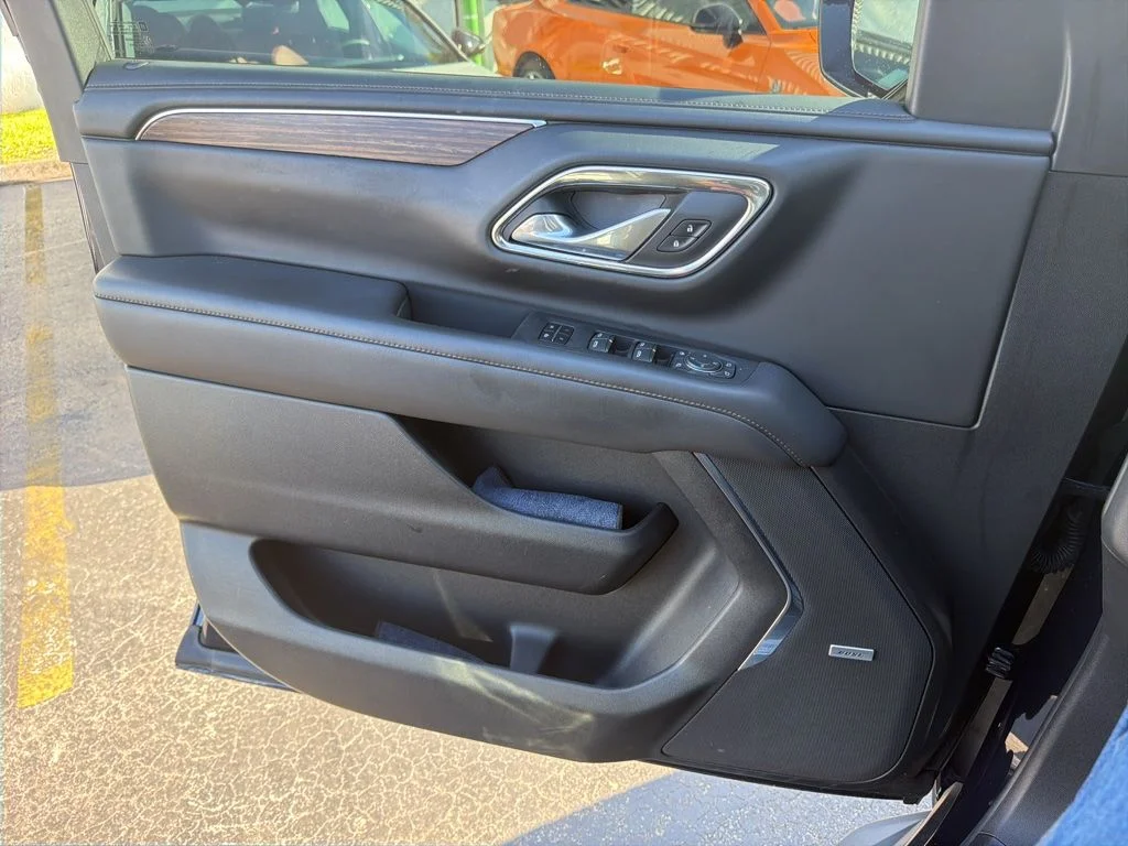 Used 2023 Midnight Blue Metallic Chevrolet High Country image 7