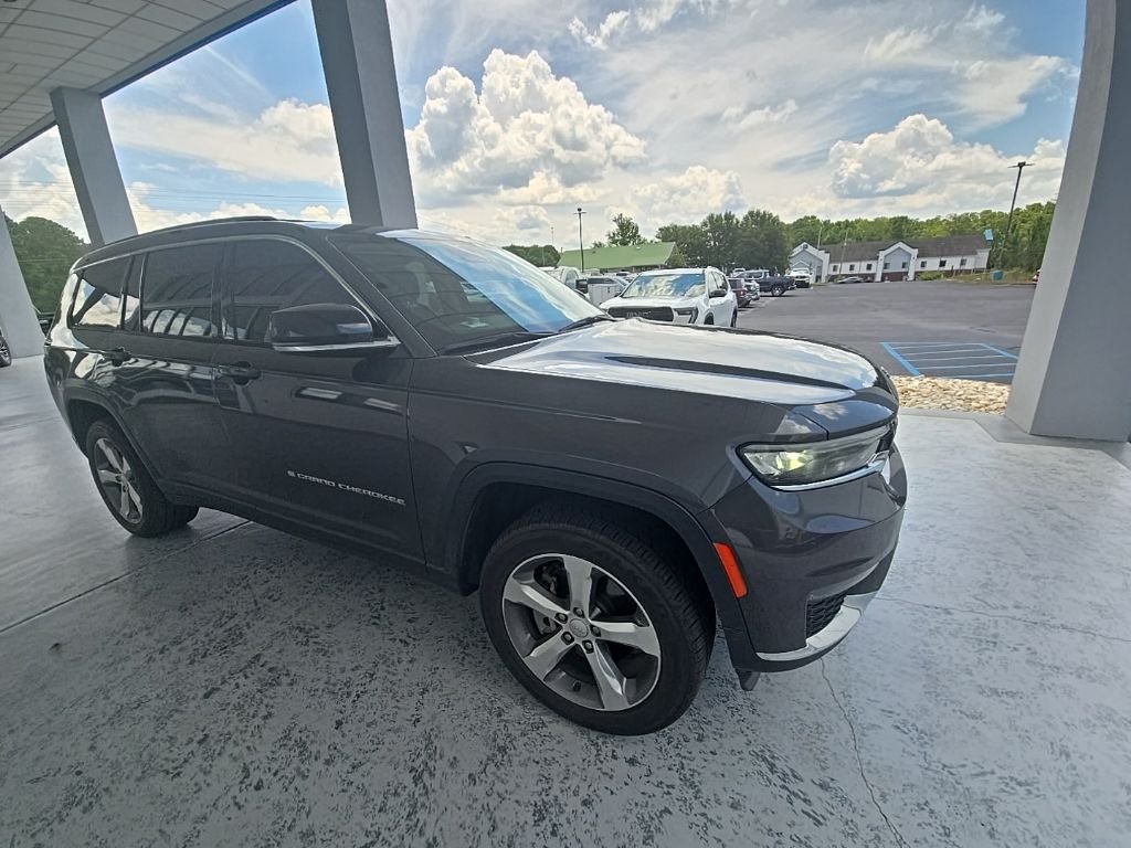 Used 2022 Gray Jeep Limited image 10